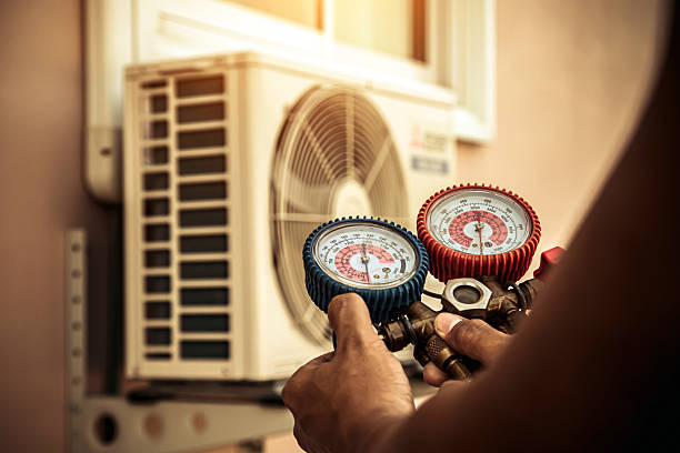 Professional Hvac Maintenance technician working in Poteet, TX
